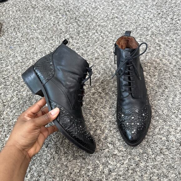 Donald J. Pliner Chukka Ankle Boots Western Studs LaceUp Zip Snakeskin Leather 8 - Picture 1 of 7